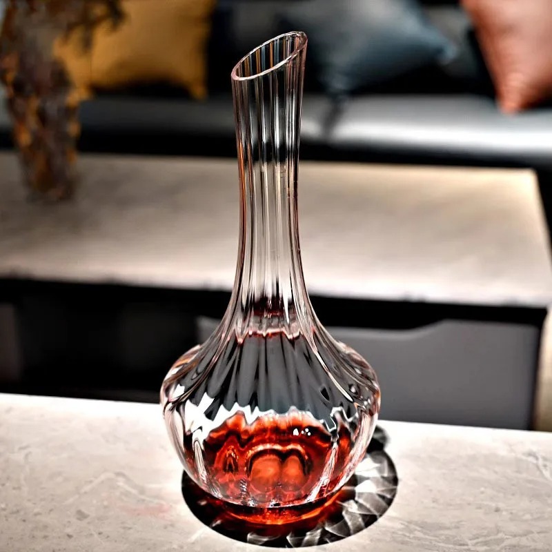 Wine Aerator Pour - เหยือกไวน์คริสตัลลายลูกฟูกสไตล์ยุโรป ดีไซน์สวยงาม พร้อมตัวเติมอากาศแบบน้ำตก วัสดุแก้วคุณภาพพรีเมียม สำหรับใช้ในครัวเรือน